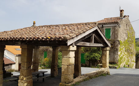 Halle d'Escoussens en Montagne Noire, Office de tourisme Dourgne et Puylaurens, Terres d'Autan, randonnées