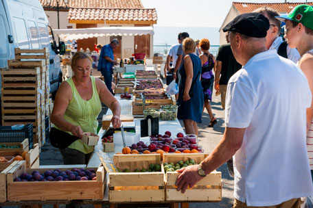 Tarn Tourisme, Marché de Puylaurens, producteurs locaux, Pays de Cocagne, produits du Sud, que voir à Puylaurens, que voir à Dourgne