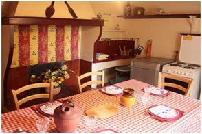 Maison Nébrouze, gite traditionnel dans la campagne Tarnaise à 1 heure de Toulouse proche de Castres, Le pays de cocagne, où dormir en montagne noire