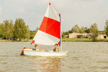 Tarn Tourisme, Base de loisirs les Étangs de Cambounet-sur-le-Sor, cours de voile, dicosa, canoe, paddle, vtt, pêche, que faire à Puylaurens, que faire à Dourgne, Castres, Tarn, famille,  jeux pour enfants