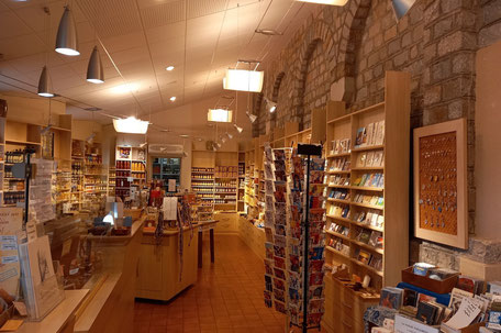 Abbaye Sainte Scholastique, église, boutique, sœurs, En Calcat, Montagne Noire, office de tourisme de Dourgne, que faire à Dourgne, monastère, retraite spirituelle, pèlerin, Saint-Jacques de Compostelle, Voie d'Arles